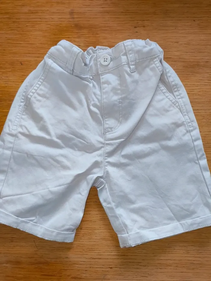 Short 6 ans chino excellent état blanc gris - photo numéro 2