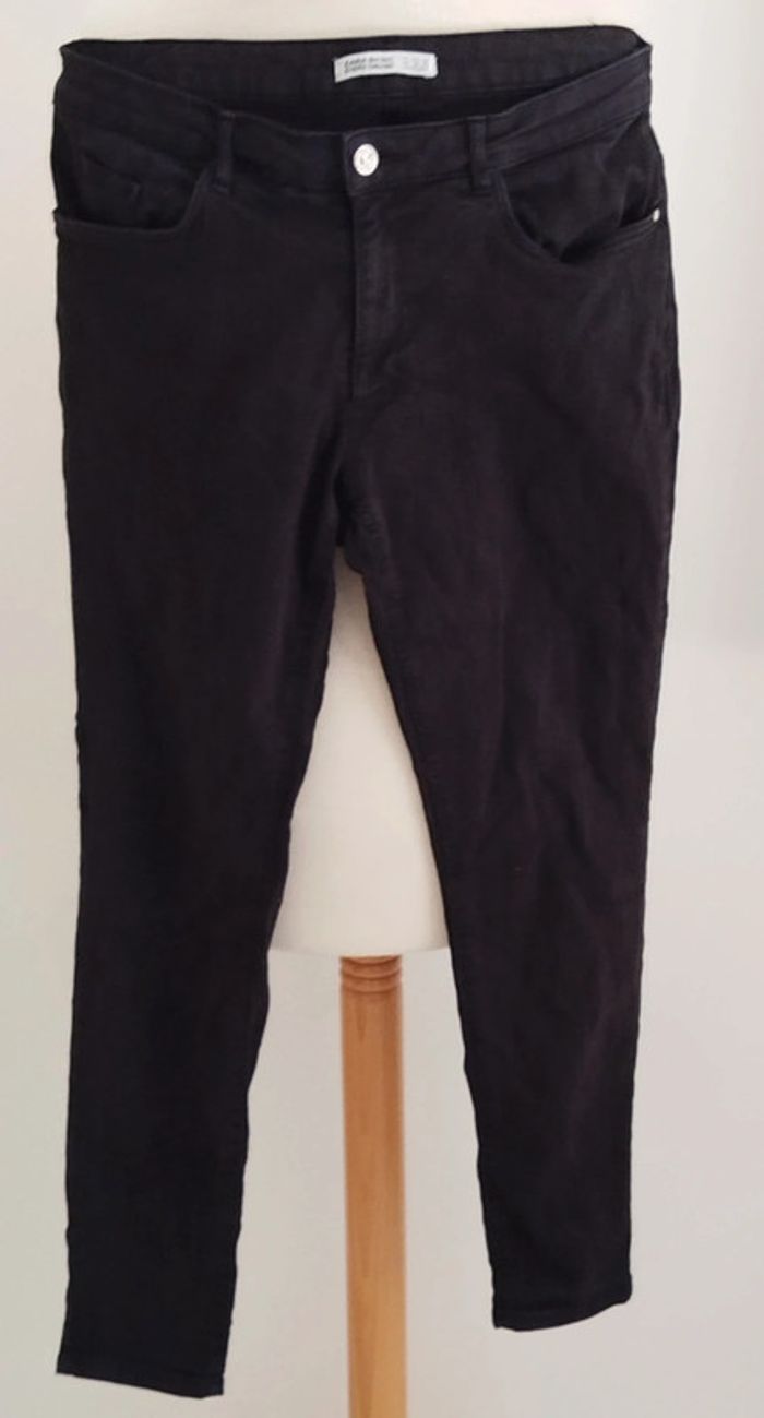 Jean noir Zara taille 44 - photo numéro 2