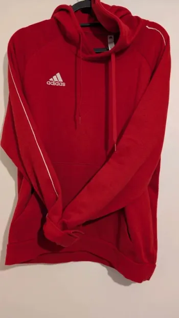 Hoodie Adidas Core 18 Rouge Logo Brodé – Taille L – Style Sportswear/Streetwear
