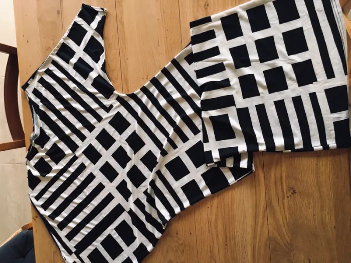 Robe asymétrique taille 38-40 - photo numéro 4