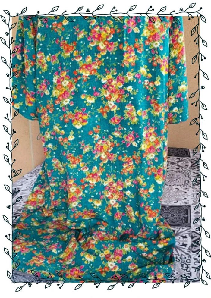 Jolie robe fleurie - photo numéro 2