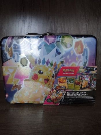 Pokémon
Valisette Pikachu étincelles déferlantes
Écarlate et violet