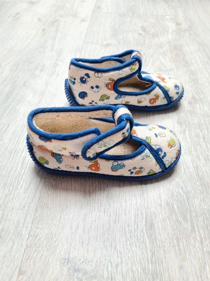 Chaussons à scratchs motif véhicules 22 semelle rigide - photo numéro 3