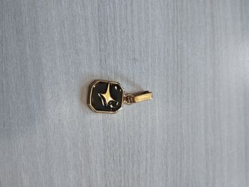 Pendentif Square Signature