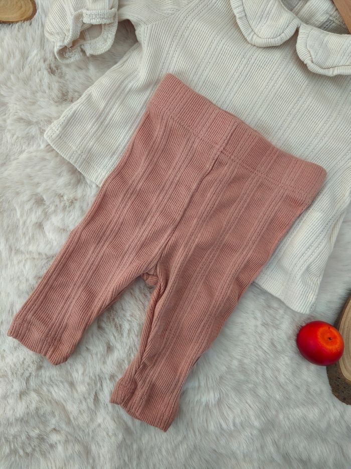 Ensemble beige ~ 1 mois - photo numéro 3