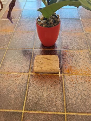 Porte monnaie motif bois