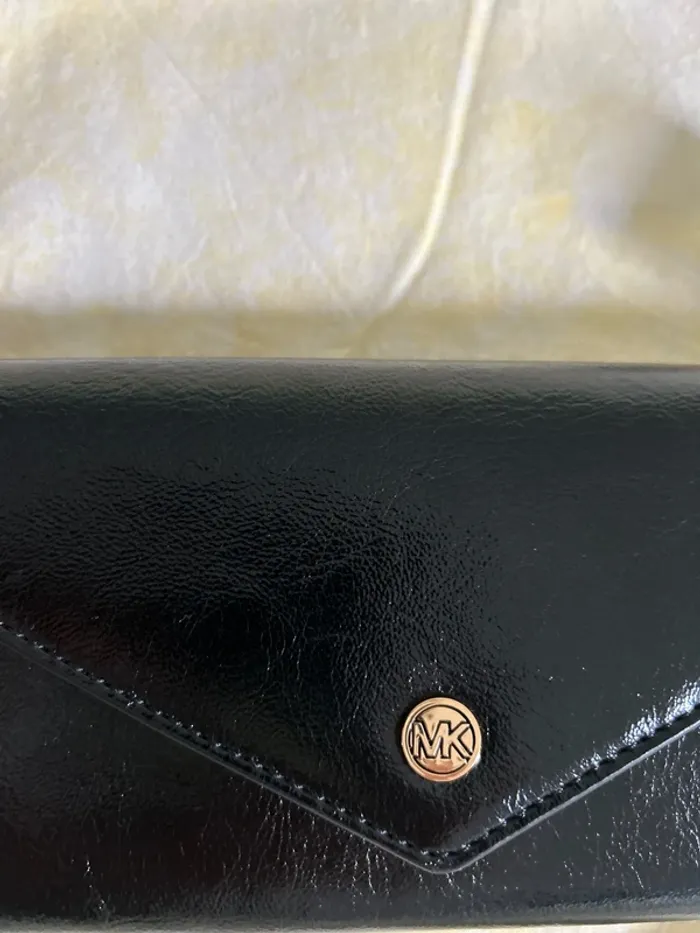 Vends pochette Mickel kors - photo numéro 3