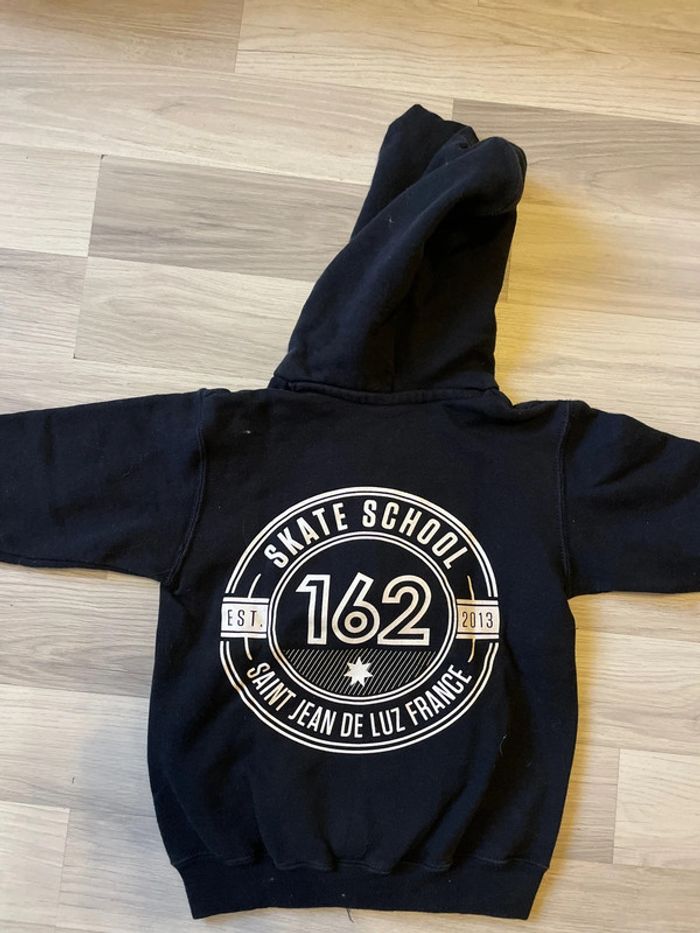 C’est à capuche de skate - photo numéro 3