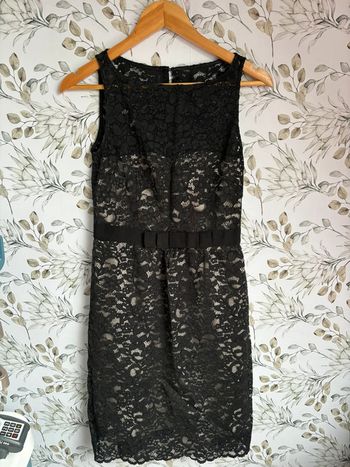 Robe de cocktail en dentelle noir chic 123