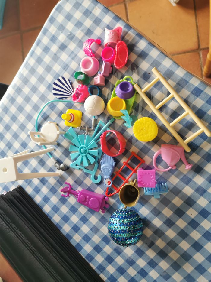 Lot de 33 accessoires et mobilier pour poupée - photo numéro 5