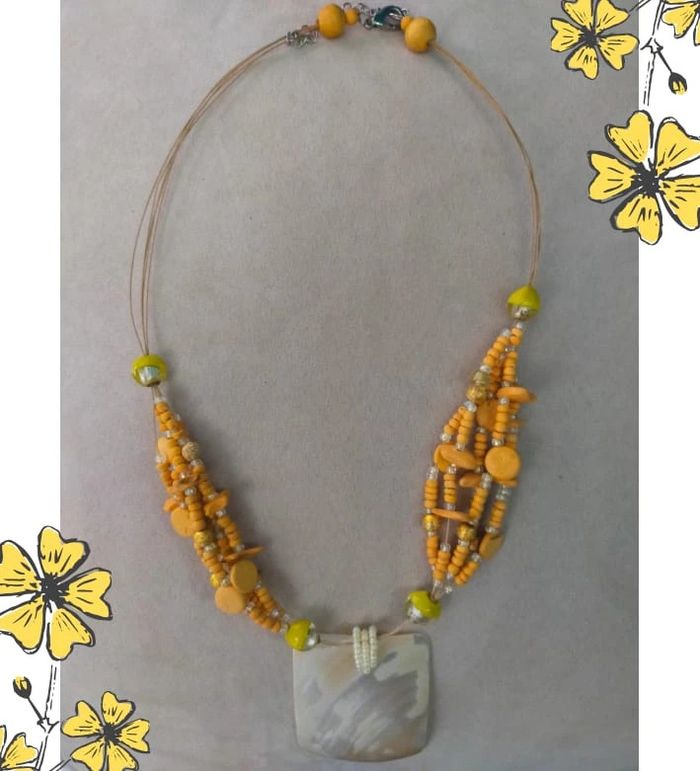Collier pendentif nacre & perles bois – Style ethnique artisanal - photo numéro 5