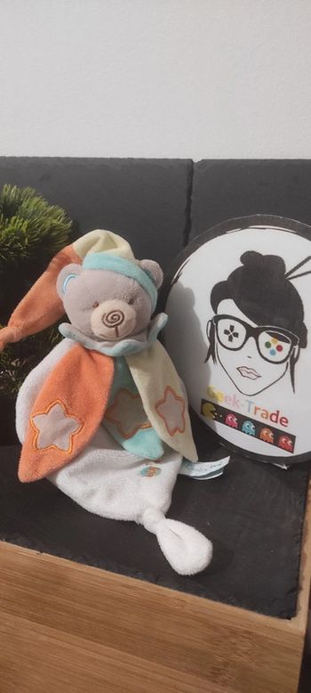 Doudou Ours Plat Blanc Vert Orange Jaune Etoile Luminescent baby nat bn793