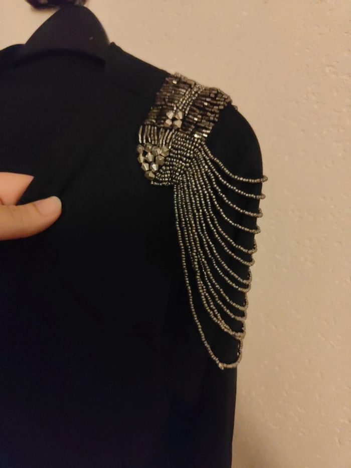 Veste noir perles sur épaules 8 ans - photo numéro 2