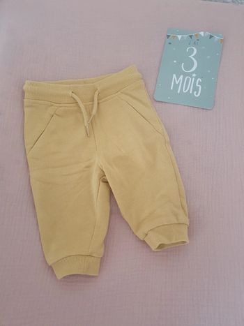 Pantalon moutarde 3 mois orchestra