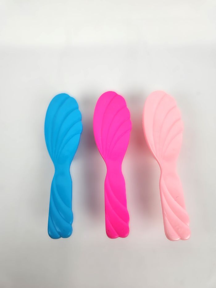 Lot de 3 Mini Brosses (Rose, Fuchsia, Bleu) Poupée Barbie Jouet Vintage - photo numéro 3