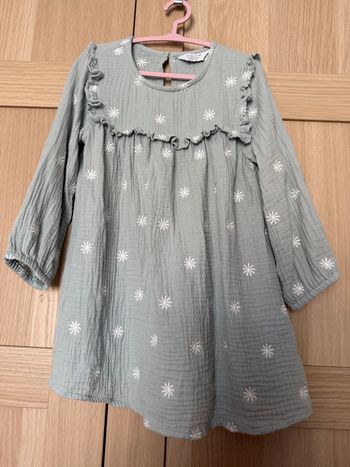Robe verte volants et fleurs Primark t.3-4ans
