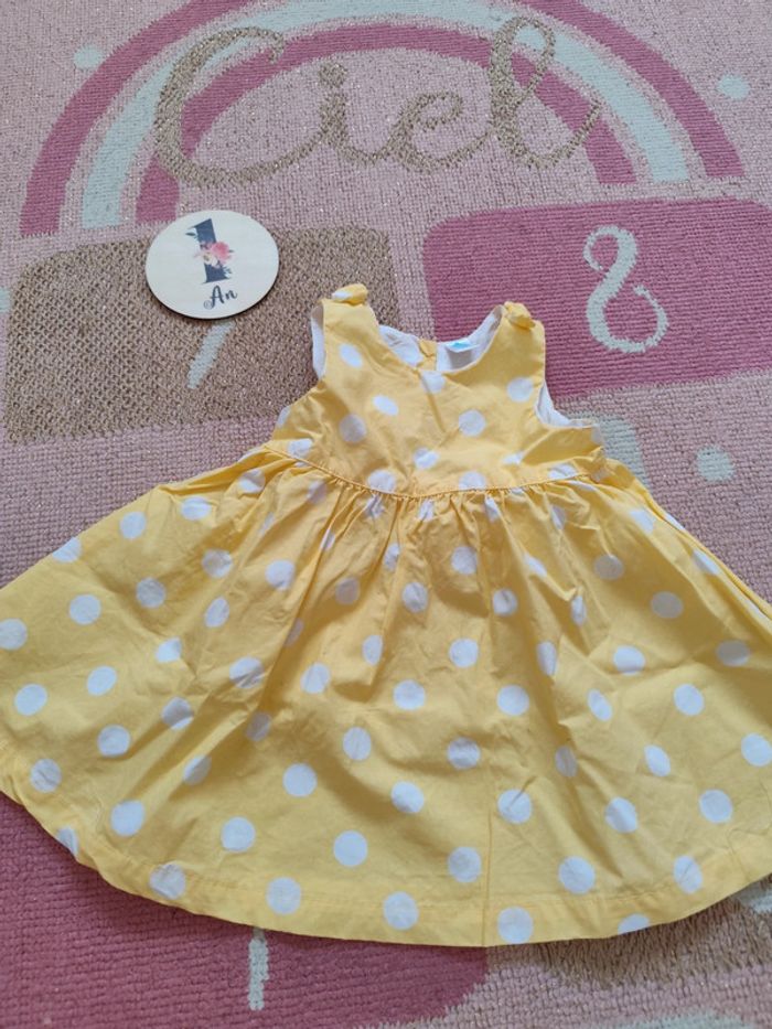 Robe jaune à pois