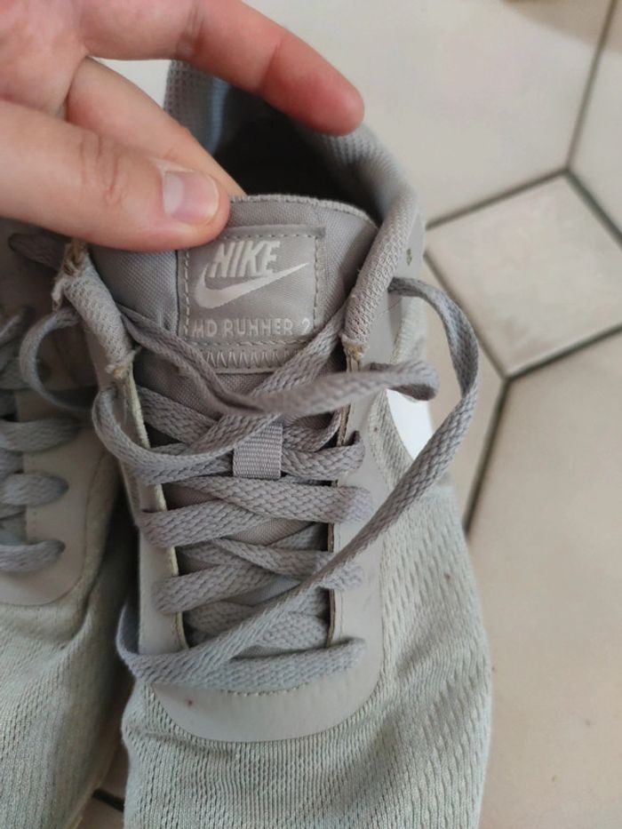 Nike grises - photo numéro 3