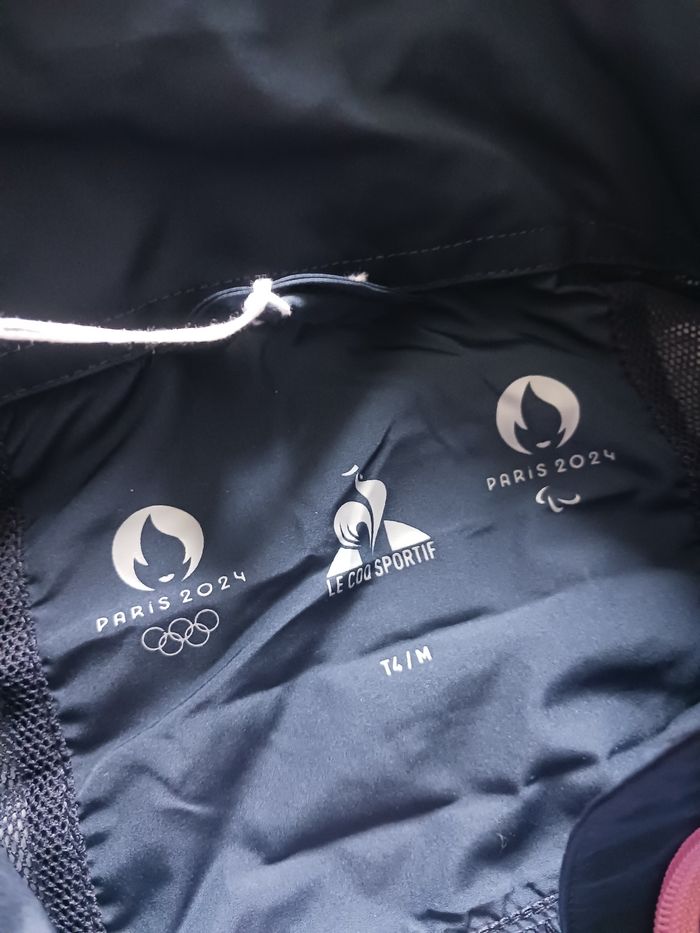 Veste coupe-vent bleu à double fermeture Le Coq Sportif édition Jeux Olympiques Paris 2024 taille M - photo numéro 2