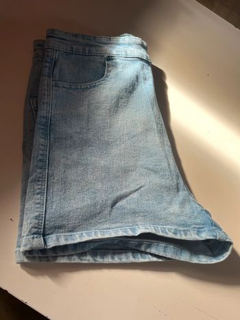 Short jeans délaver Jennyfer en 36