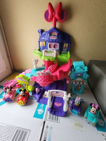 Garage minnie et 4 tutut bolides