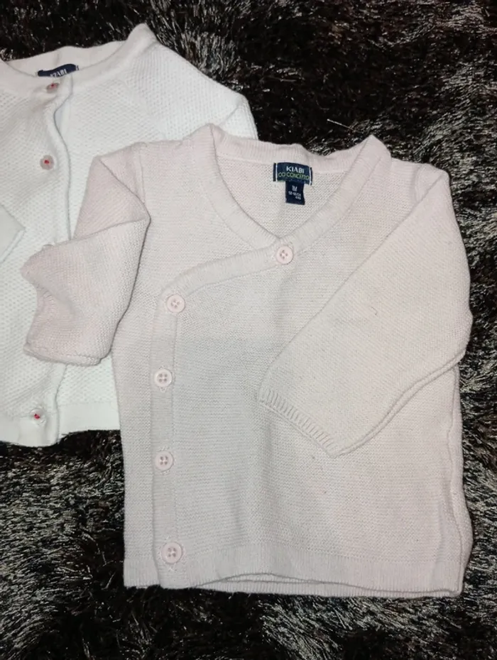 Lot 2 gilets chaud fille 1 mois - photo numéro 2