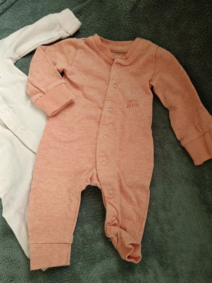 Lot pyjamas naissance - photo numéro 2