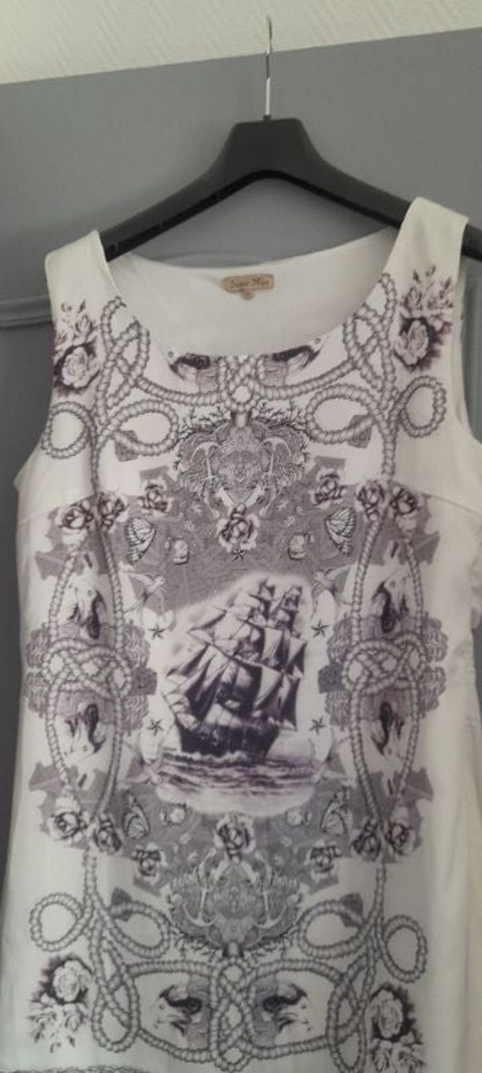 Robe nylon doublé en nylon blanche motif bateaux noire
