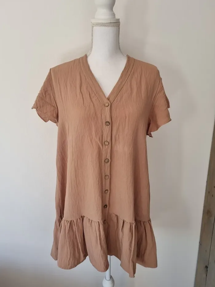 Robe / sortie de plage marron clair