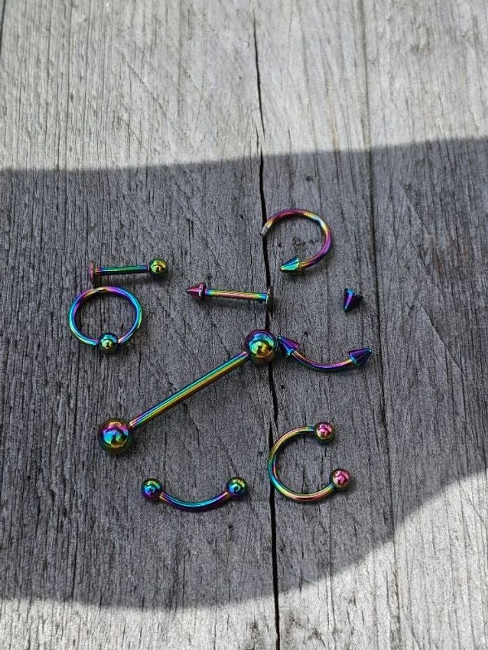 Lots de 8 piercing multicouleur