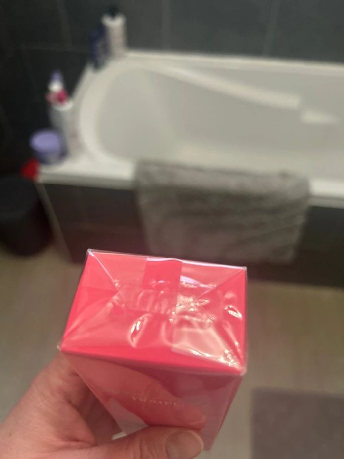 Parfum clinique - photo numéro 2