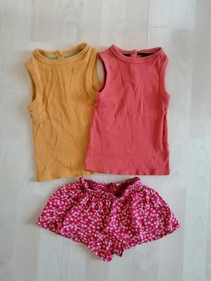 Lot 2 débardeurs 1 short fille