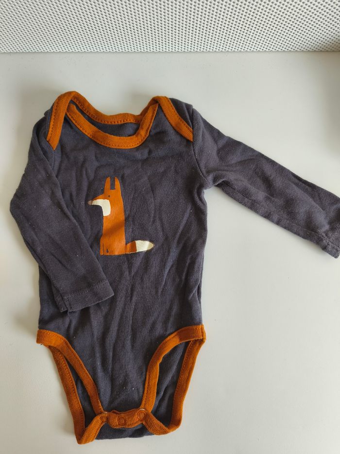 Lot de 7 bodies 1 mois - photo numéro 6