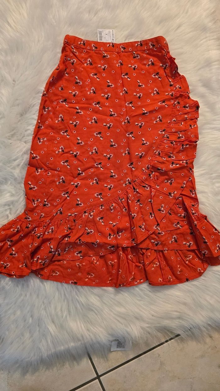 Neuve (non portée) 😍🤩🩷jupe longue 8 ans fille 😍🤩🩷