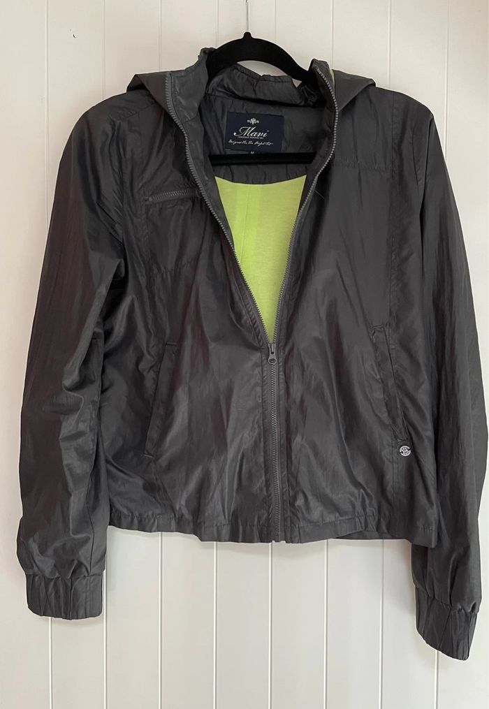 Blouson bleu/gris foncé á capuche