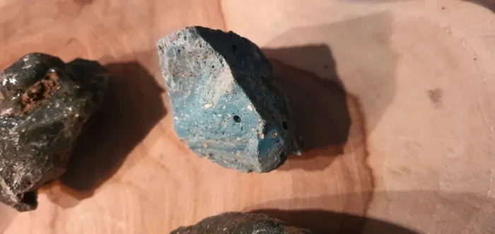 Morceaux de verre fondu vert – résidu ancien de forge – curiosité minérale - photo numéro 5