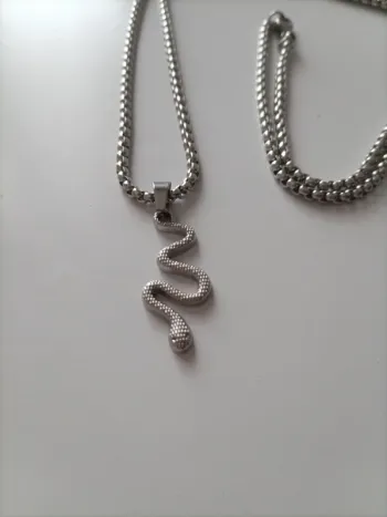 Pendentif serpent