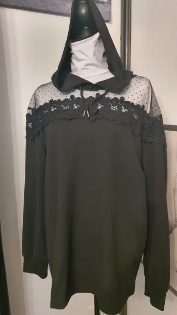 Blouse à capuche
