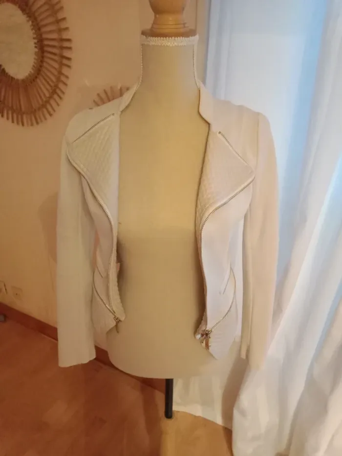 Jolie veste blanche - photo numéro 5