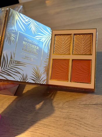 Livre palette de maquillage neuf 