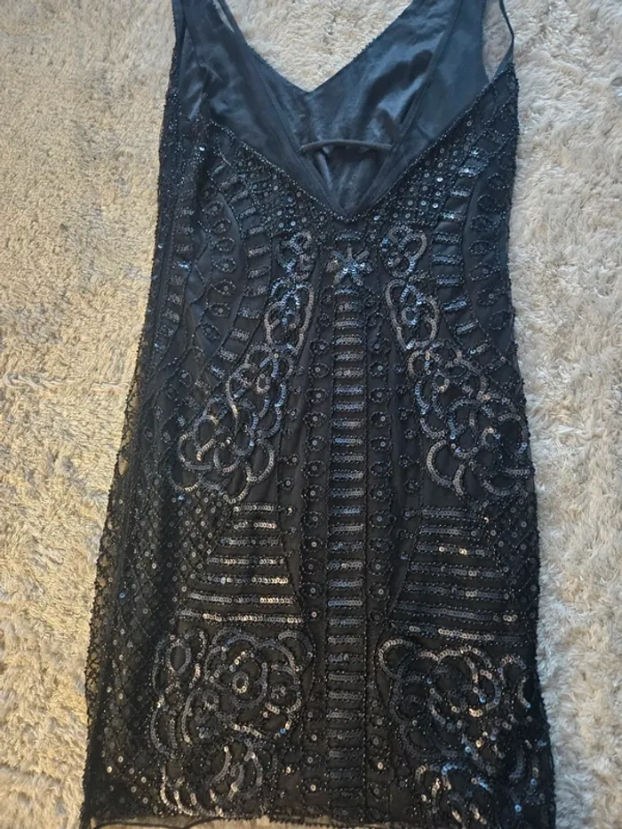 Robe de soirée a sequin noir - photo numéro 4