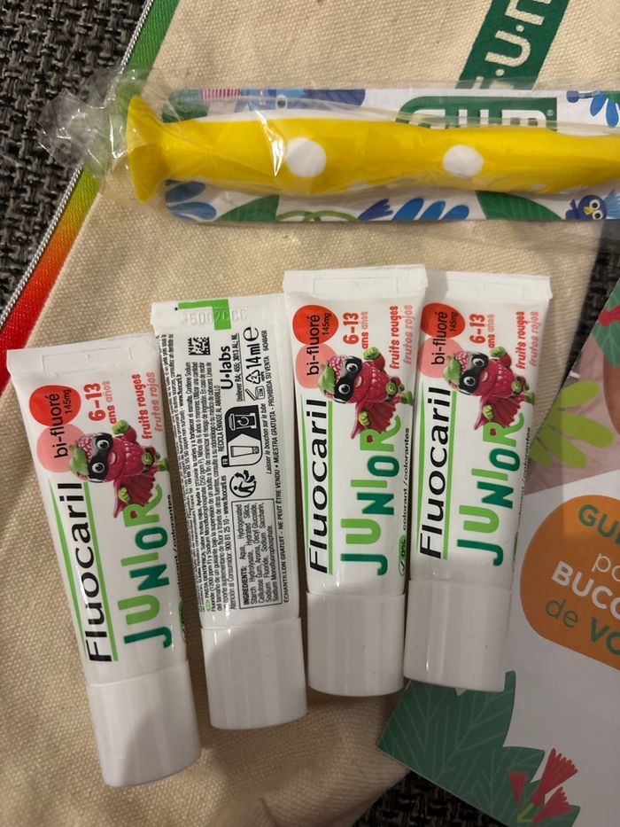 Trousse enfant 6ans et + brosse à dent dentifrice - photo numéro 2