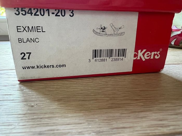 Vend sandales kickers blanc très bon état taille 27 - photo numéro 4