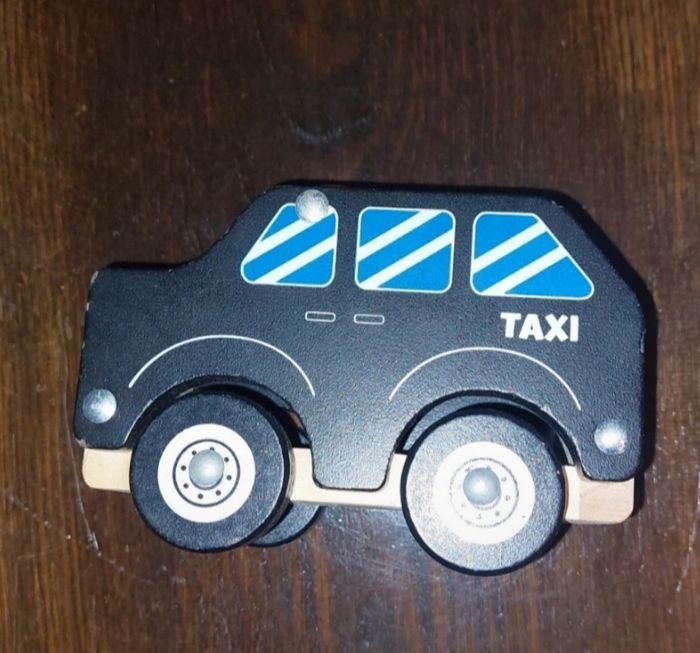 Voiture en bois - photo numéro 3