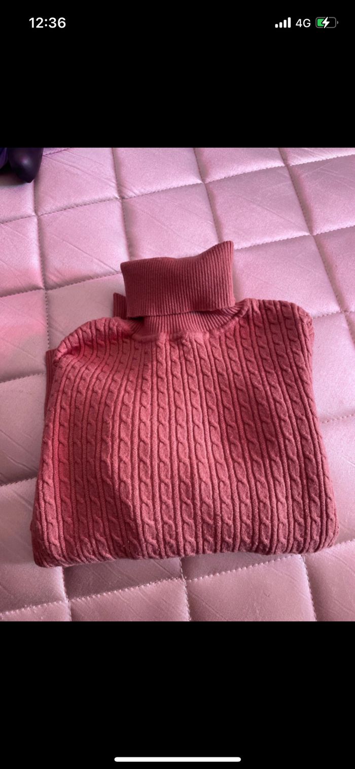 Pull col roulé