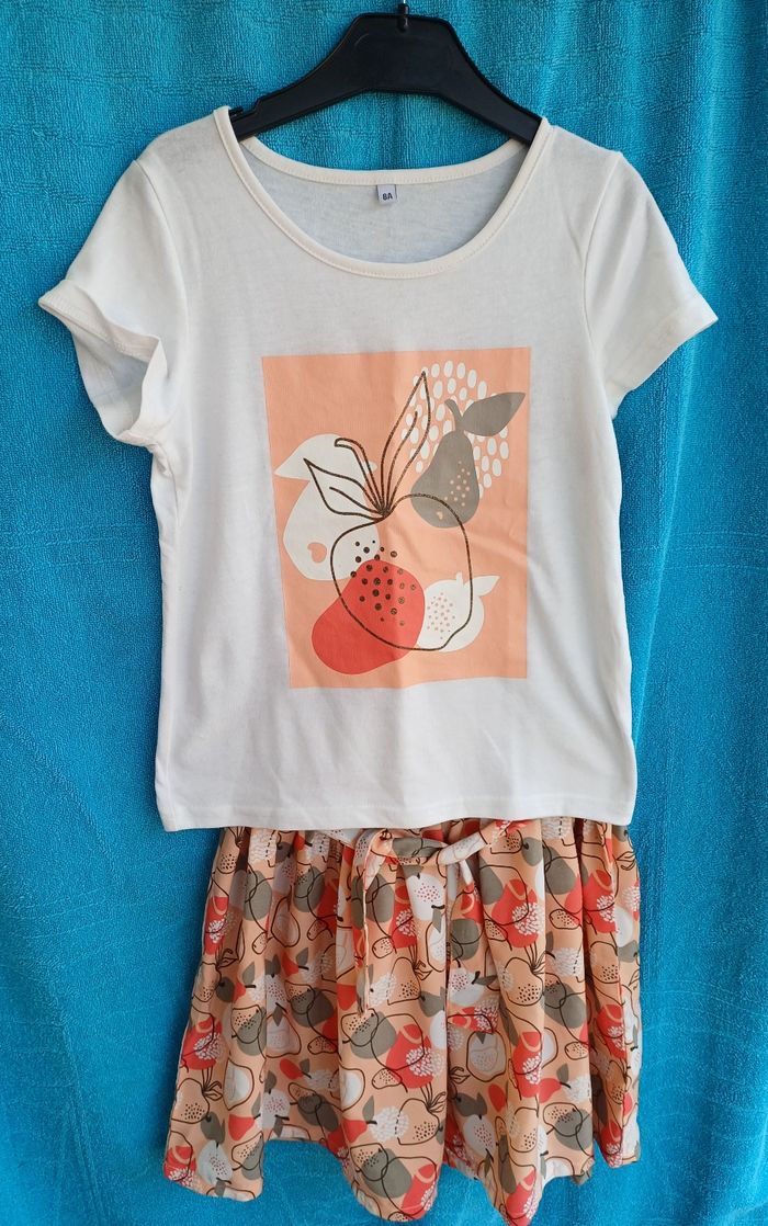 Ensemble jupe et tee-shirt - photo numéro 3