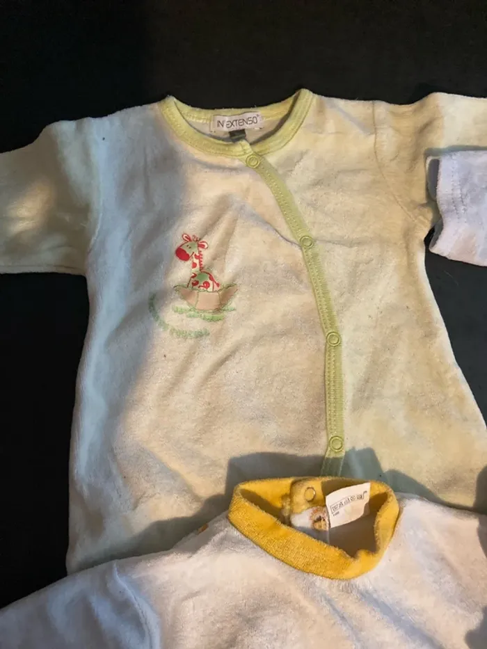 Lot de 4 pyjamas velours taille 3 mois - photo numéro 4