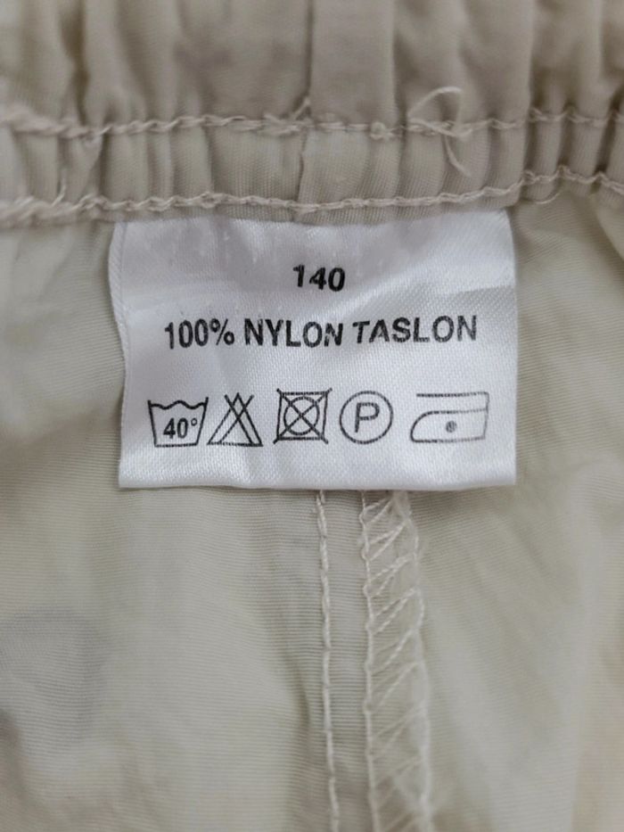 Short crème 140cm 10 ans jamais porter neuf - photo numéro 5