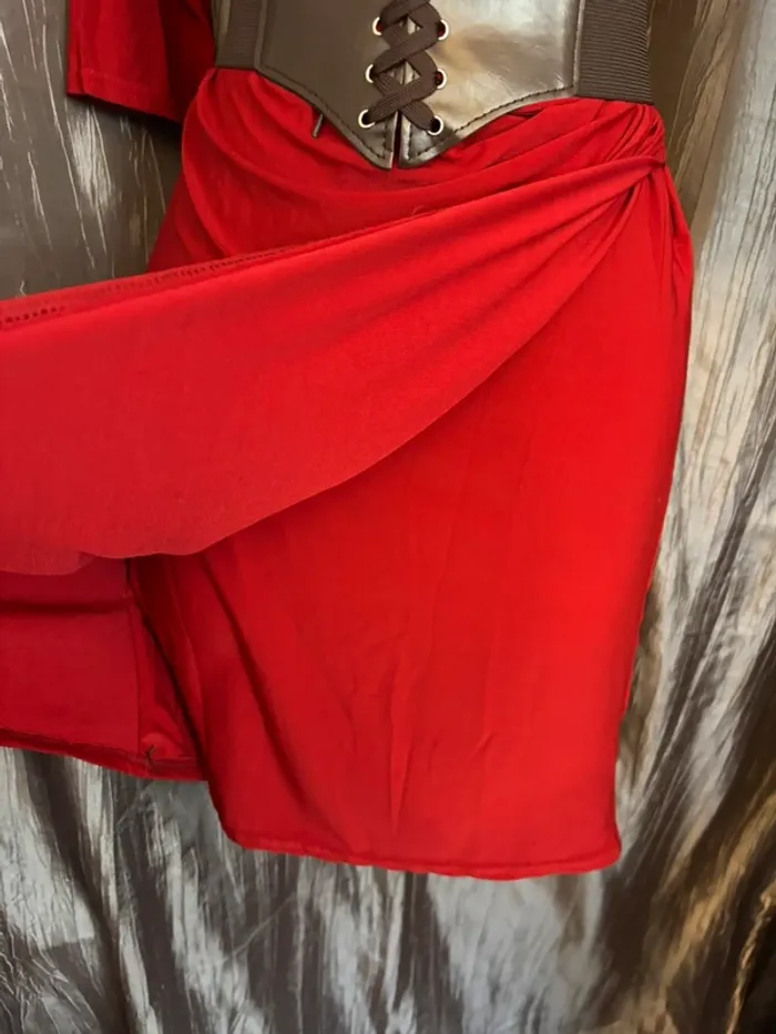 Belle robe portefeuille rouge décolleté drapé 38/40 - photo numéro 3