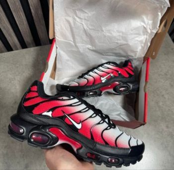 Nike tn rouge blanc noir 44